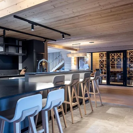 Elegance Seraphina Chalet * Гштад